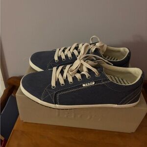 Taos Footwear Blue and Cream Women's Shoes